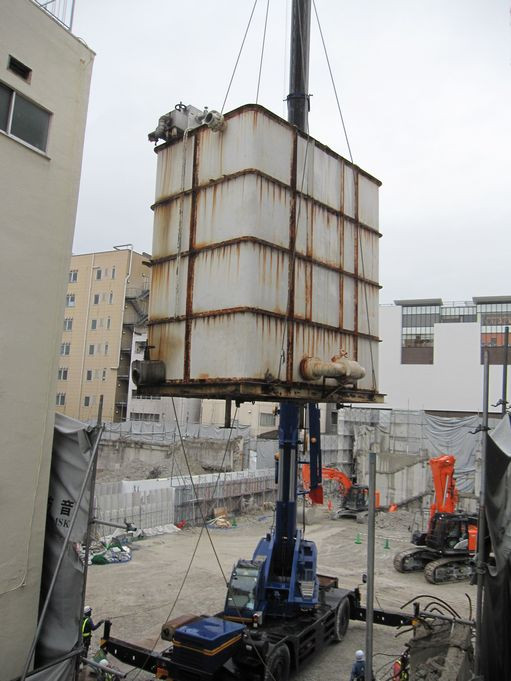 ビブレのタンク撤去作業。